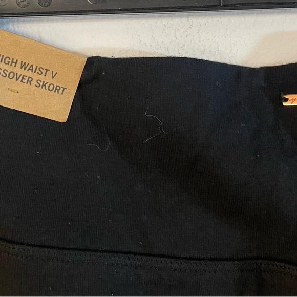 Pink by Victoria's Secret V-Shape Crossover Skort Skirt in Black w/ Pockets XL. - Picture 4 of 6